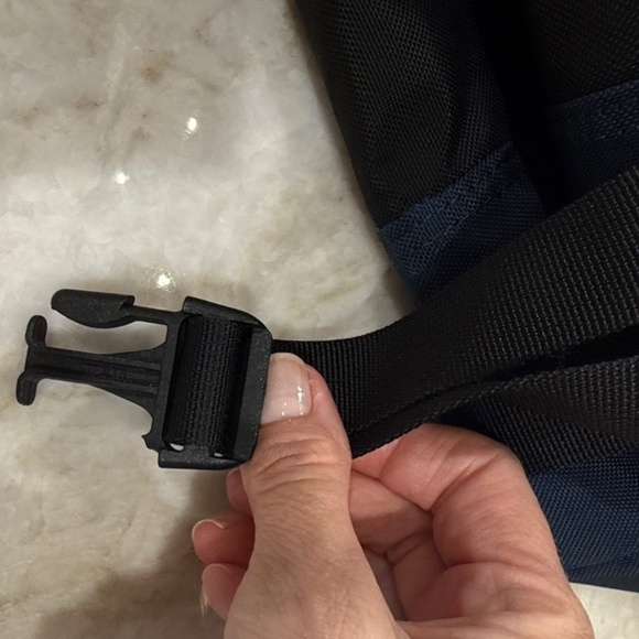 Timbuk2 San Francisco Messenger Bag Cordura Fabric; 19" Wide x 12" Tall; Blue - Picture 9 of 9